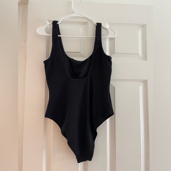 H&M black ribbed swim - Picture 5 of 6